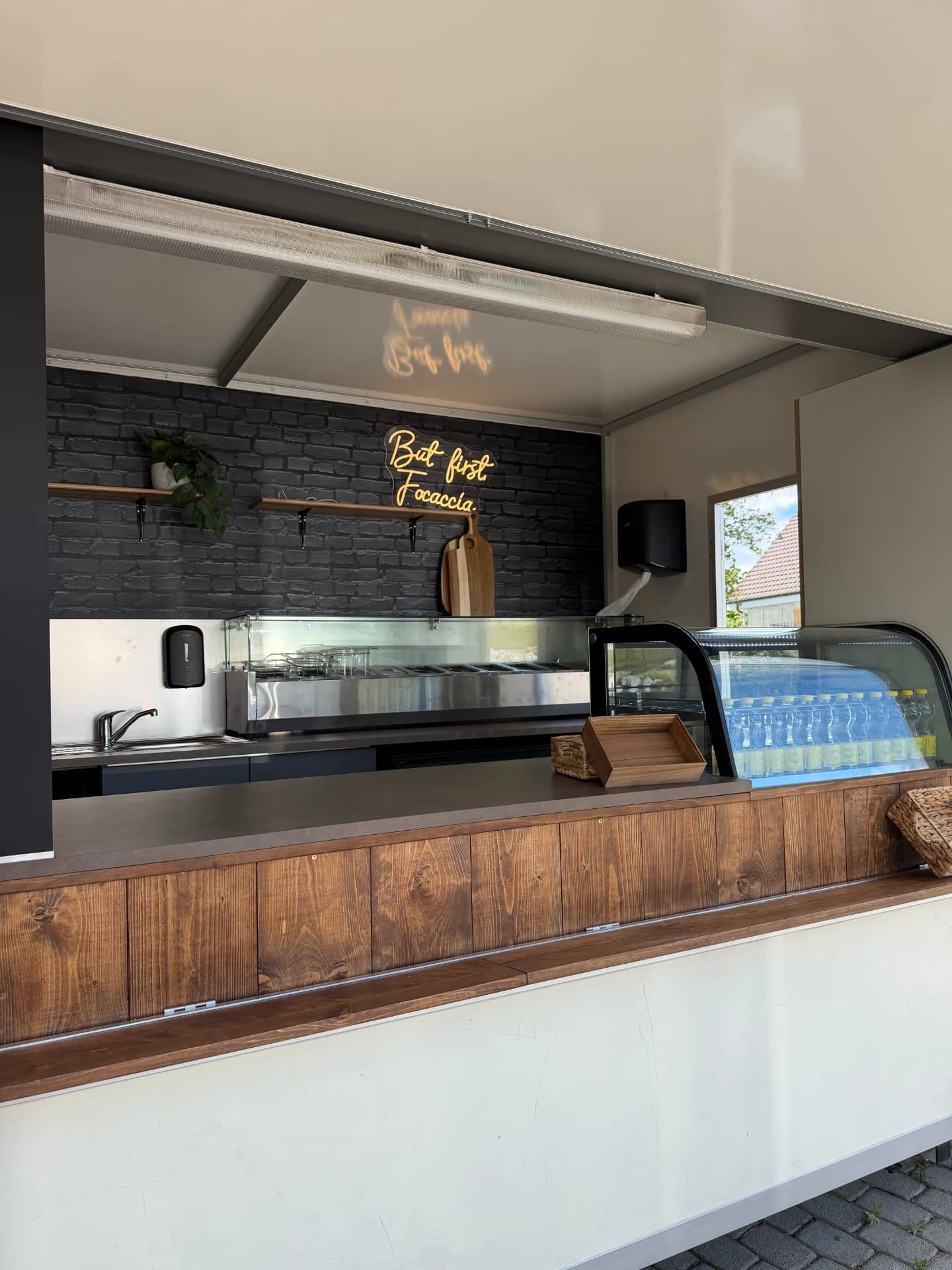 Le comptoir du Food Truck Chez Tonton
